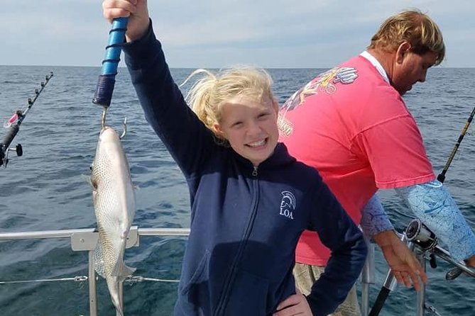 Shared Deep Sea Fishing Trip from Destin - The crew experience: instructions, baiting, and staying on-task
