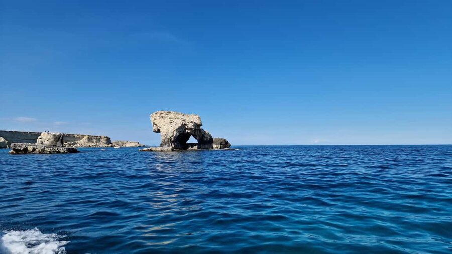 Siracusa: Ortigia +sea caves +fishing experience - Sea Caves Around Syracuse: What the Cruise Feels Like and When You Can Swim