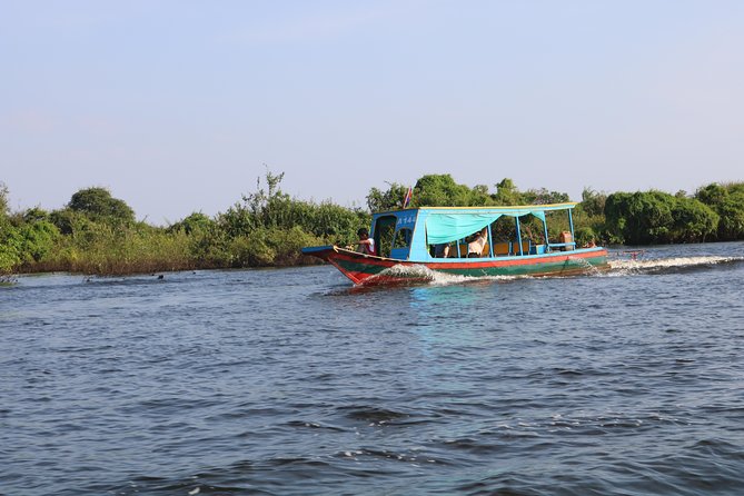 Tonle Sap Lake - Fishing Village & Flooded Forest - Stop 1: Rolous Market—quick photos and rural everyday life