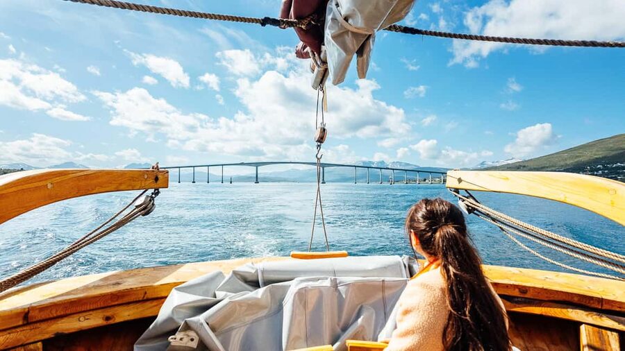 Tromsø: Fishing & Fjord Cruise - Staying Warm at Sea: Thermal Suits and Heated Indoor Time