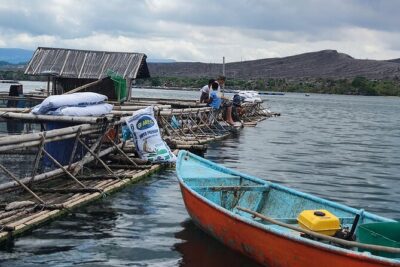 Unforgettable Manila Fishing Village Day Excursion 2024 - Riding a Local Boat in Talisay: The View Changes the Moment You Board