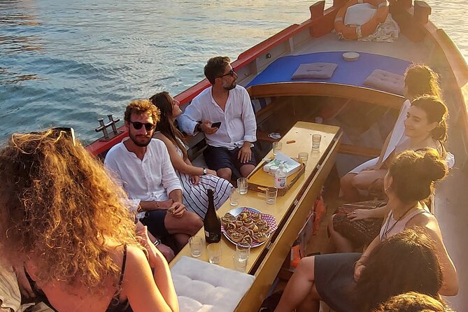Venice: Relaxing Sunset Ride aboard old fishing boat - Vignole vineyards and the Dorona grape story