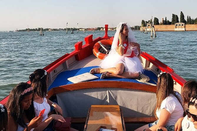 Venice: Relaxing Sunset Ride aboard old fishing boat - Food, wine, and that romantic tone people talk about