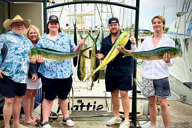 Waikiki Deep Sea Fishing Charter from Oahu - Waikiki Beach stop and the South/West Oahu coastline views