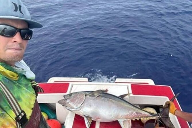 Wholesale Fishing in Poti Marara at Tahiti Teahupoo Peninsula - Shimano gear and drinks: the comfort side you’ll notice
