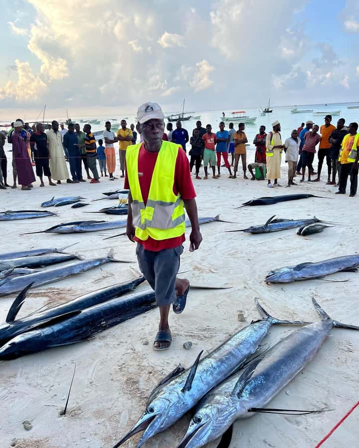 ZANZIBAR FISHING EXPRIENCE - Switching gears: reef fishing training after the big-game chase